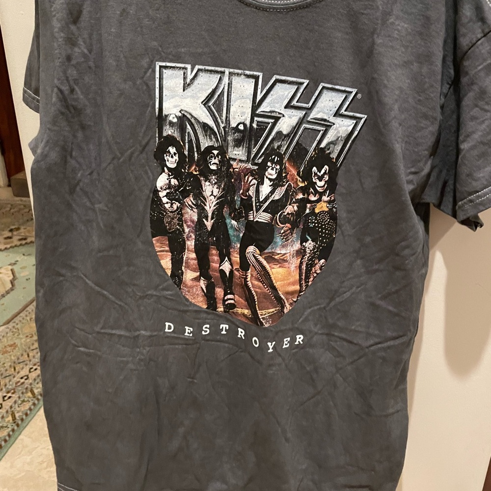 brand new t shirt size mens /kids size  small/medium